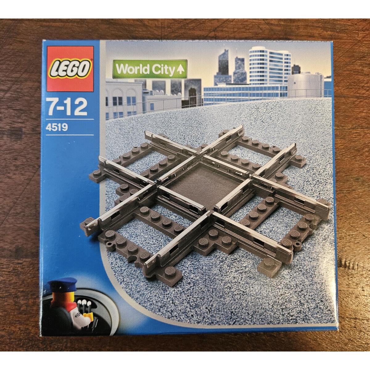 Lego Set 4519 World City 9V Train Track `rail Crossing`