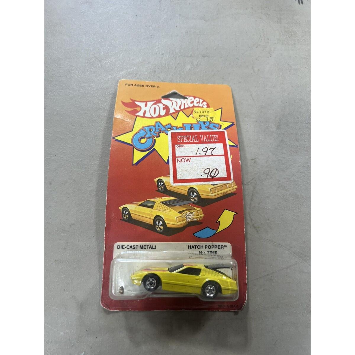 Hot Wheels Vintage 1983 Crack Ups Hatch Popper Yellow 7069 Long Card H1