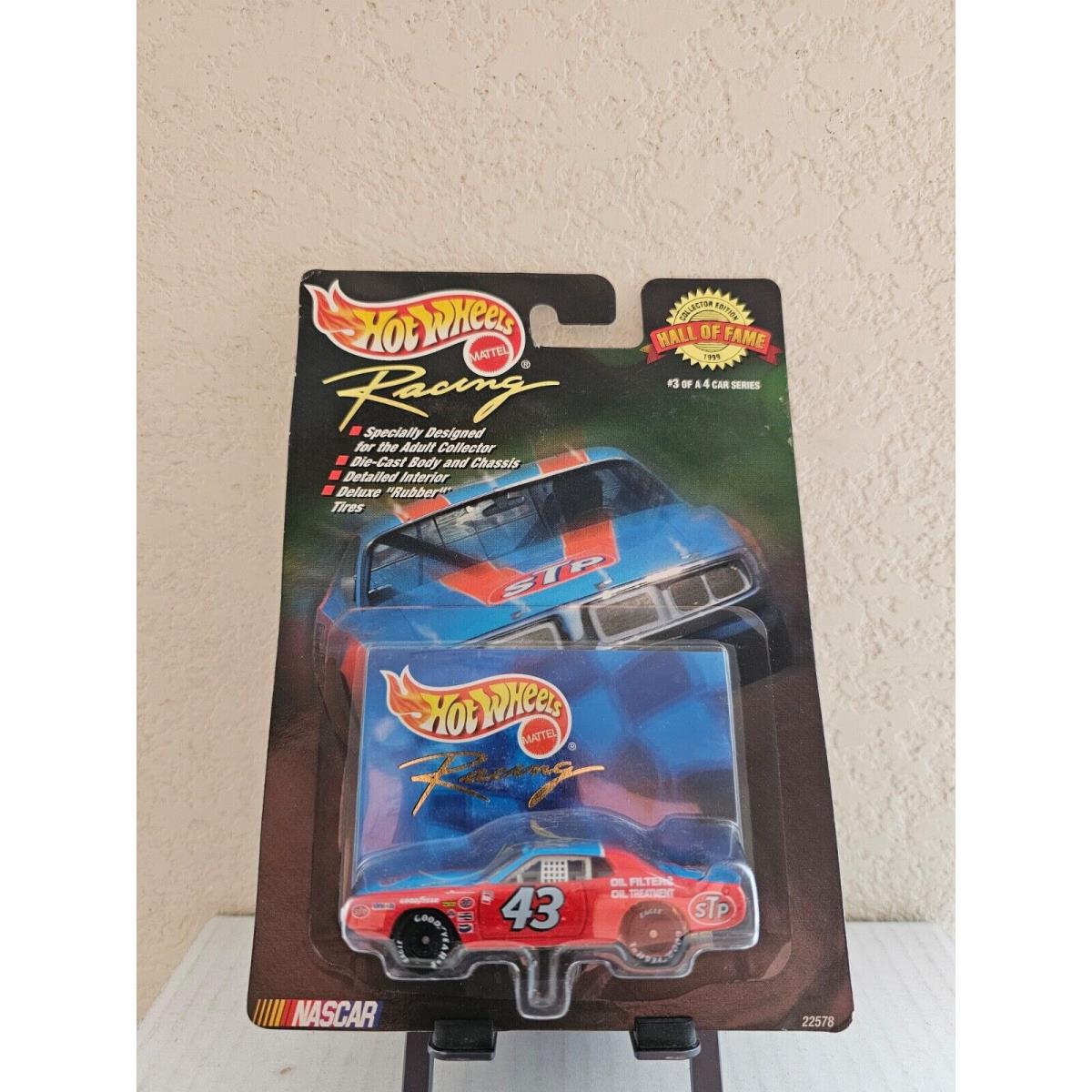 Hot Wheels Racing Hall Of Fame 43 Stp 72 Dodge 3 Blue/red F15