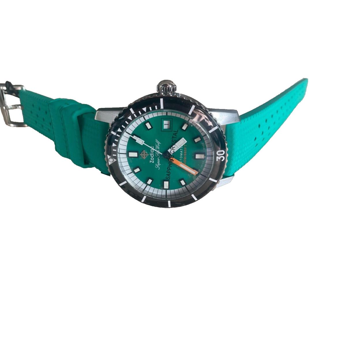 Zodiac Swiss LE 0005 Super Sea Wolf Compression Auto Watch. 40mm ZO9305 - Dial: GREEN FACE, Band: Green, Bezel: Silver, BLACK AND SILVER