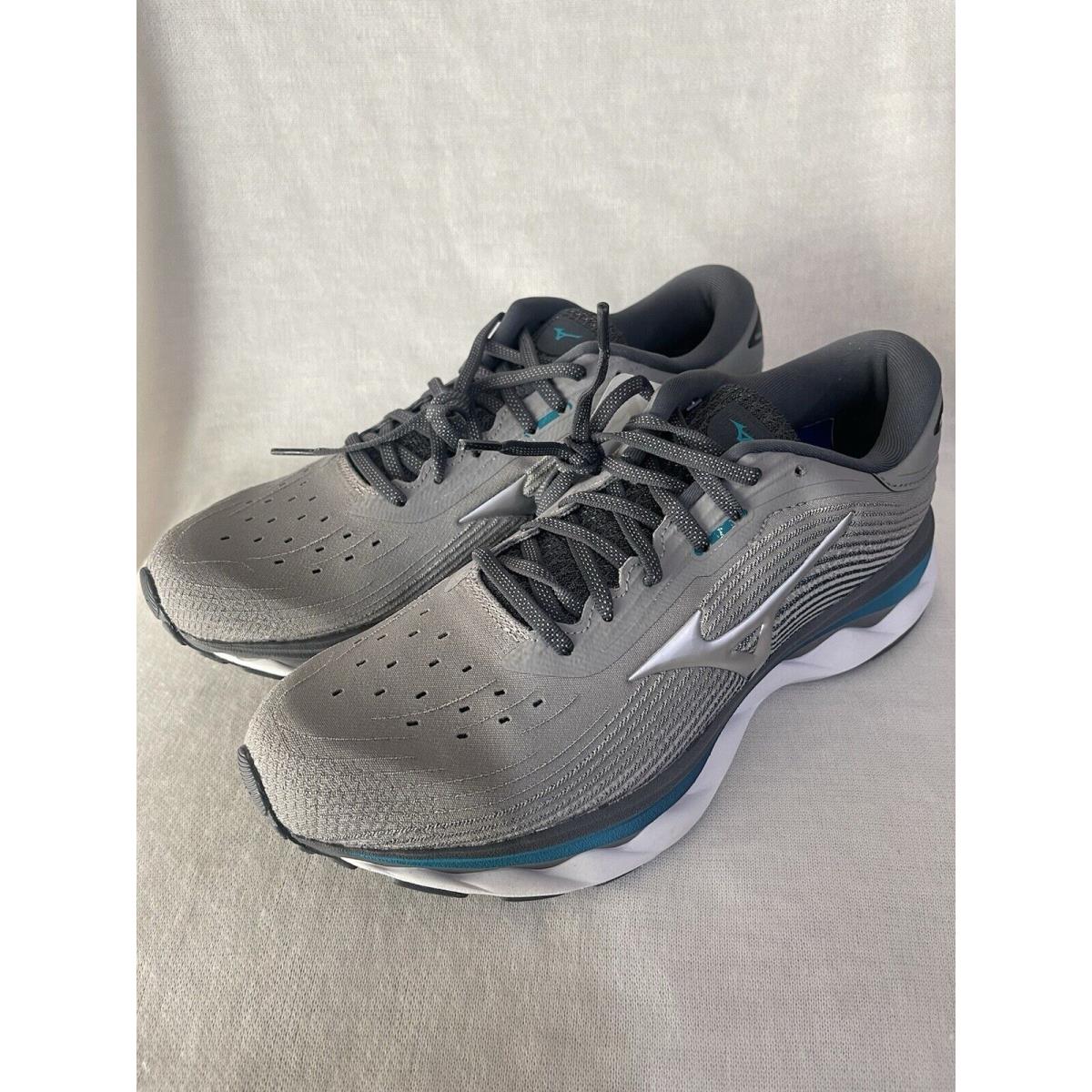 Mizuno Women`s Wave Sky 5 Running Shoes Size 9 Grey