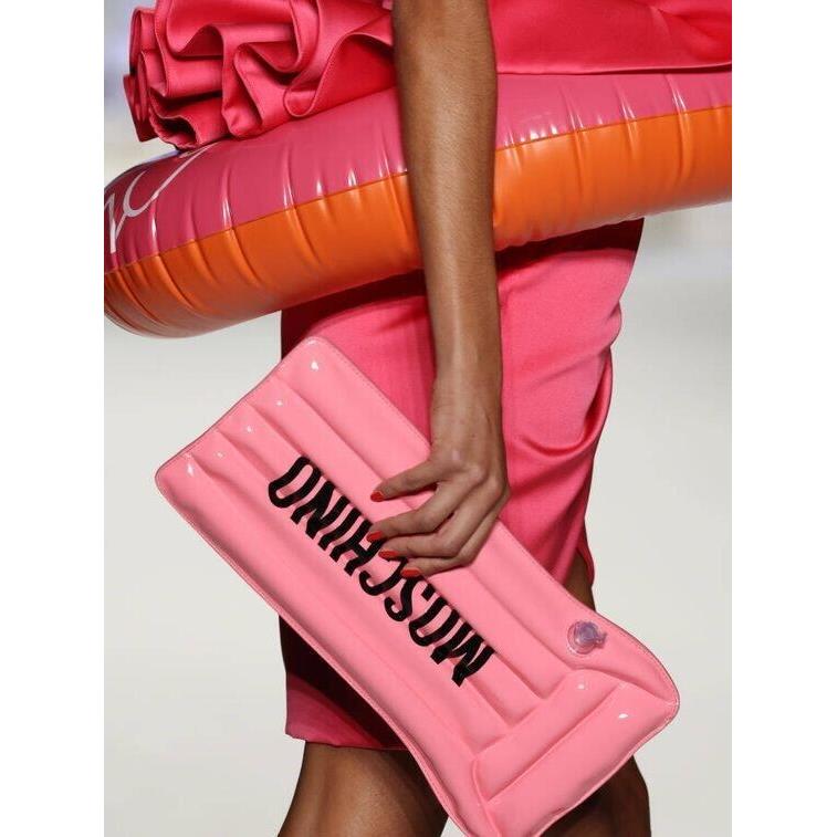 SS23 Moschino Couture Jeremy Scott Inflatable Mattress Patentleather Pink Clutch