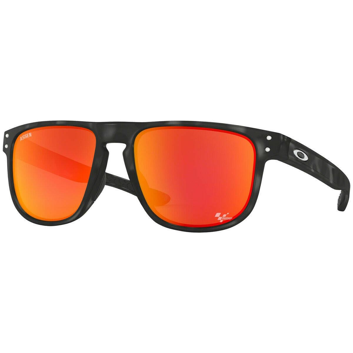 Oakley OO9377 14 Holbrook R Square Sunglasses Matte Black Prizm Lens