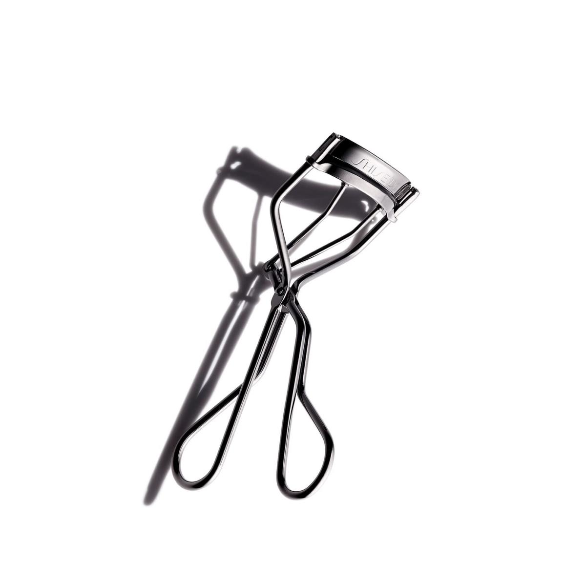 Shiseido Eyelash Curler - Crimps Curls Lashes For Perfect Eye-framing