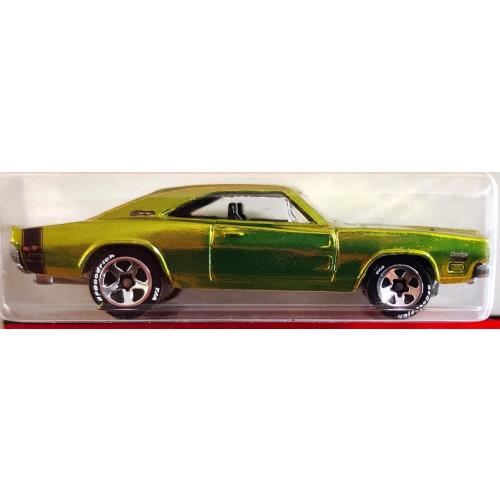 Hot Wheels 2006 Classics Series 2 1969 Dodge Charger Green Mopar 1:64 J2772