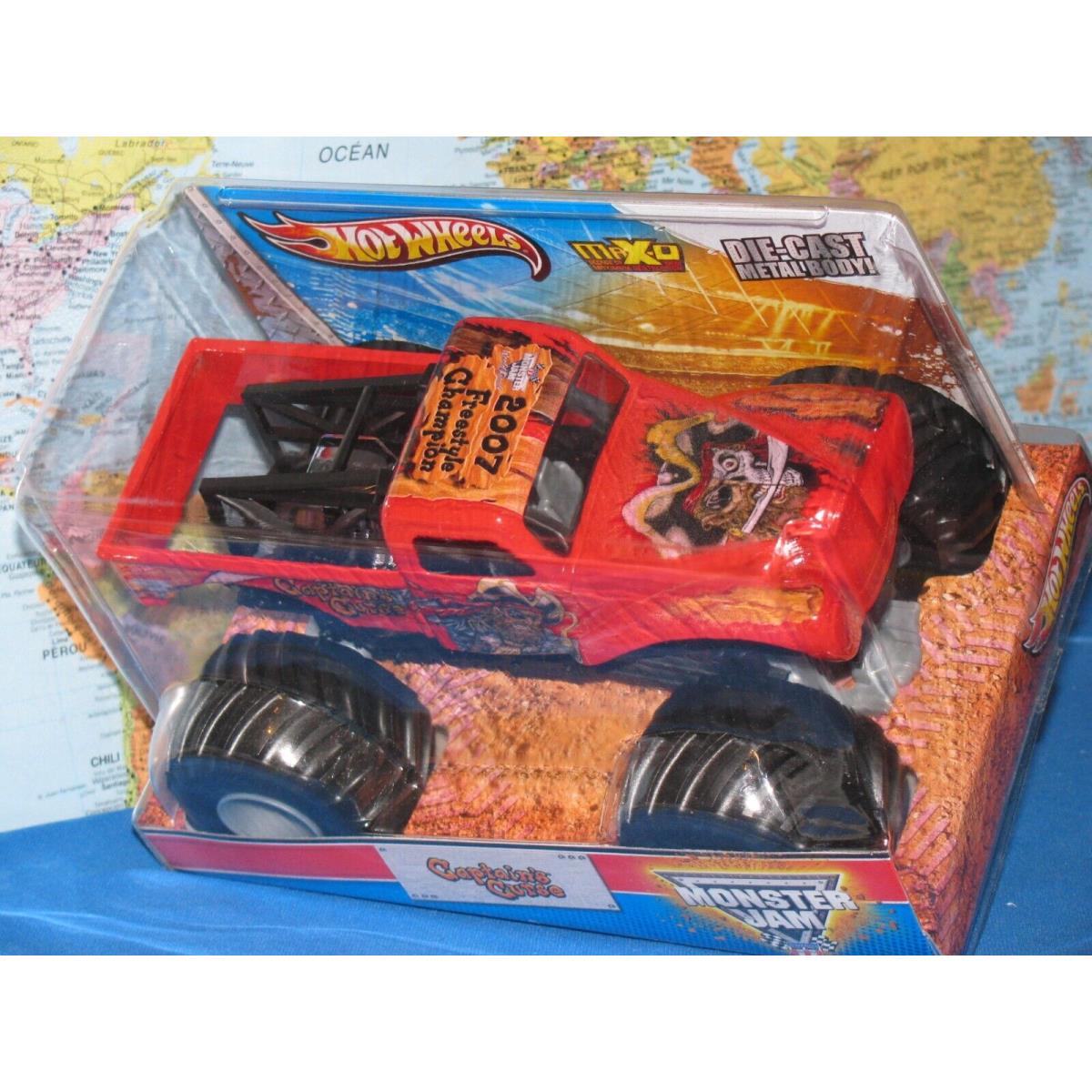 1/24 Hot Wheels Monster Jam Truck Captain`s Curse Max-d