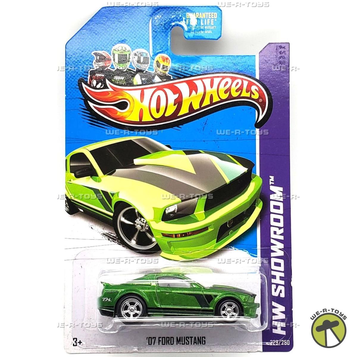 Hot Wheels 07 Ford Mustang HW Showroom Super Treasure Hunt 2012 Mattel X2013