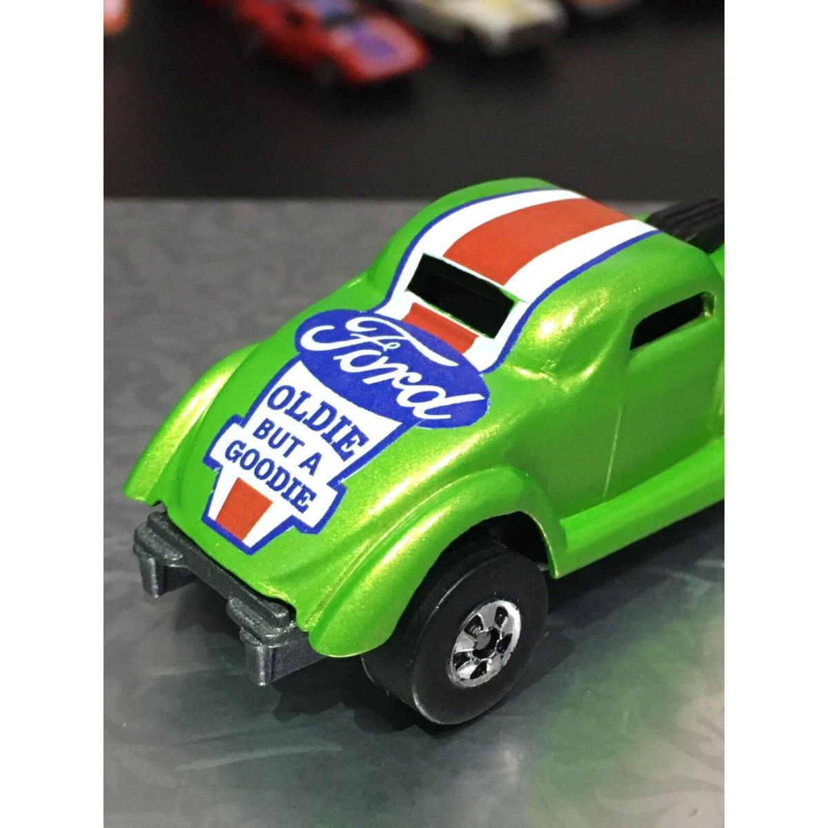 Mattel Hot Wheels Ford Oldie But A Goodie Neet Streeter Custom Candy Green