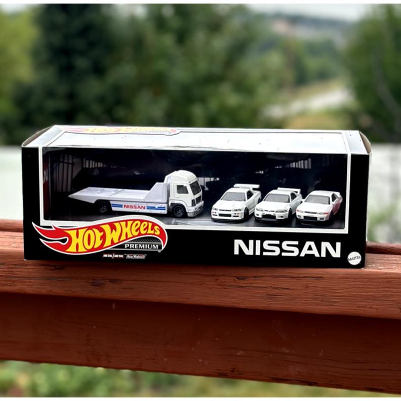 Hot Wheels Premium Nissan Skyline Gtr Diorama Collectors Set