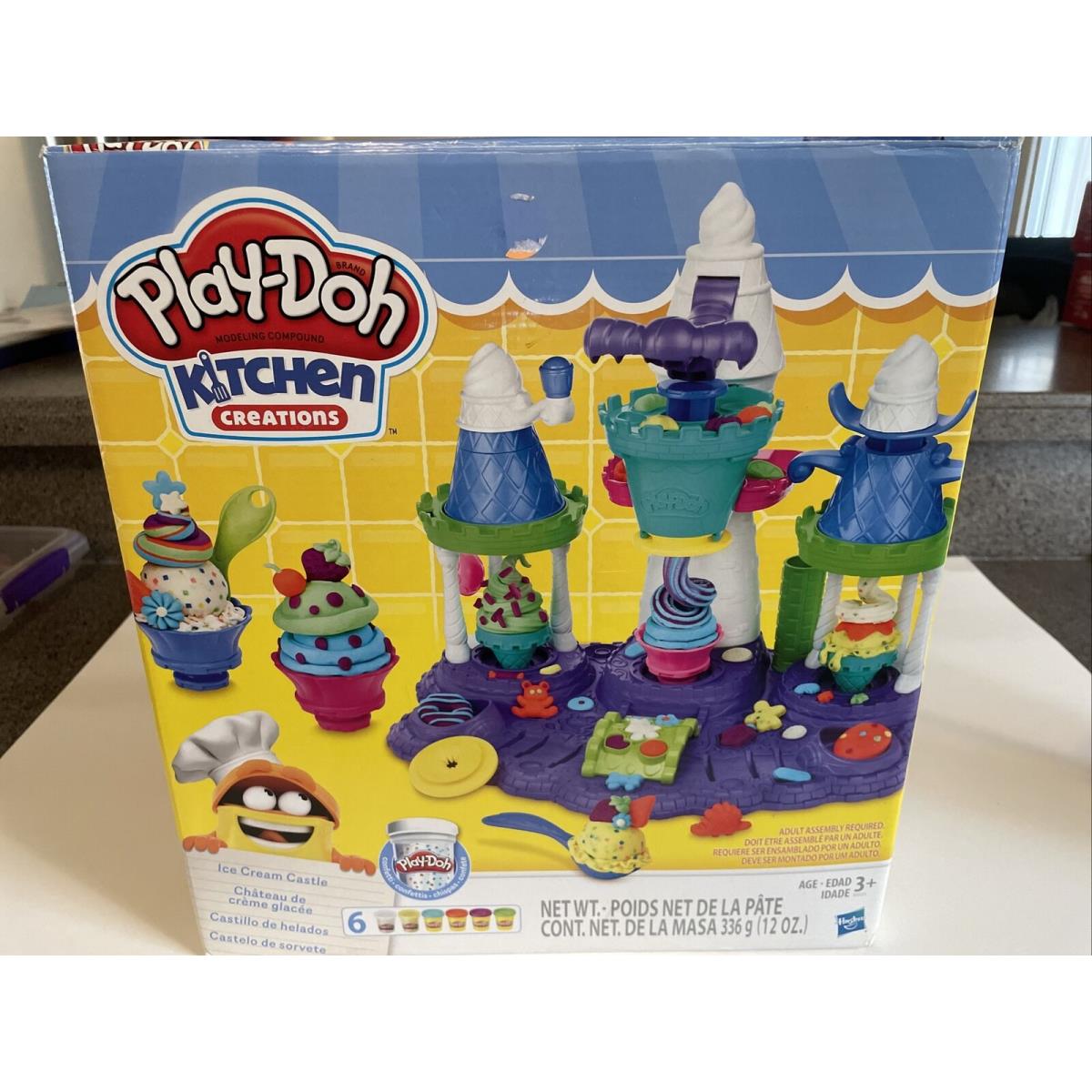 Play-doh Kitchen Creations Ice Cream Castle. Rare