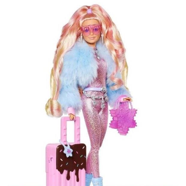 Mayhe Custom Barbie Extra Snow Blond and Pink Hair Travel Bag and Accessories