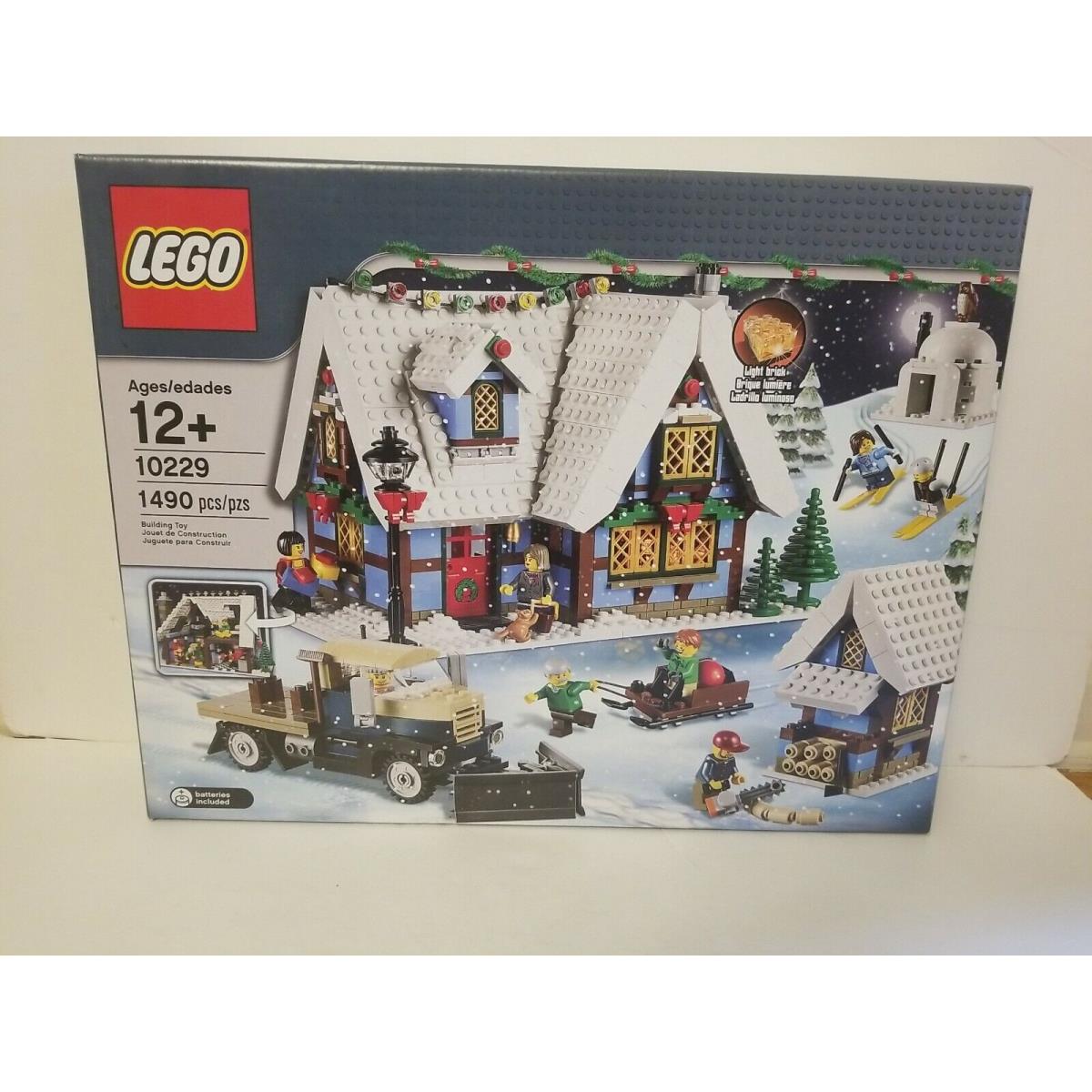 Lego 2012 10229 Winter Village Cottage Holiday Set - 8 Minifigures