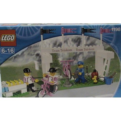 Lego Town Set 1198 Service Team - 2 Bikers with Service Tools