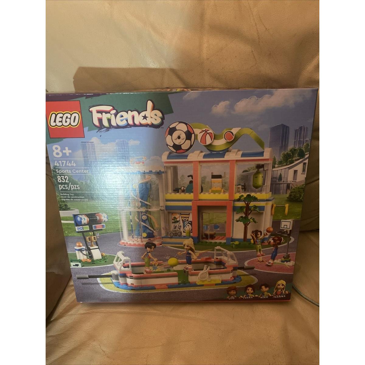 Lego Friends Sports Center 41744 832 Pieces