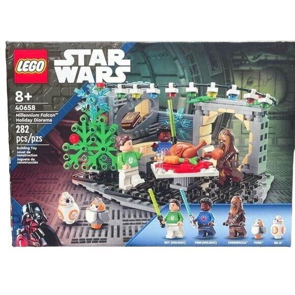 Lego Star Wars 40658 Millenium Falcon Holiday Diorama Retired Rey Chewbacca