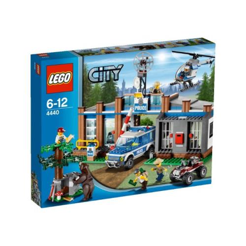 Lego Forest Police Station 4440 Town Minifigure Building Set