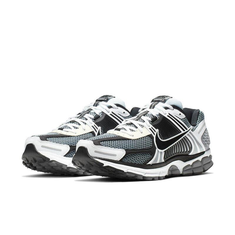 Mens Nike Zoom Vomero 5 SE Sp_dark Grey/black-white-sail CI1694-001-SIZE 8 - DARK GREY/BLACK-WHITE-SAIL