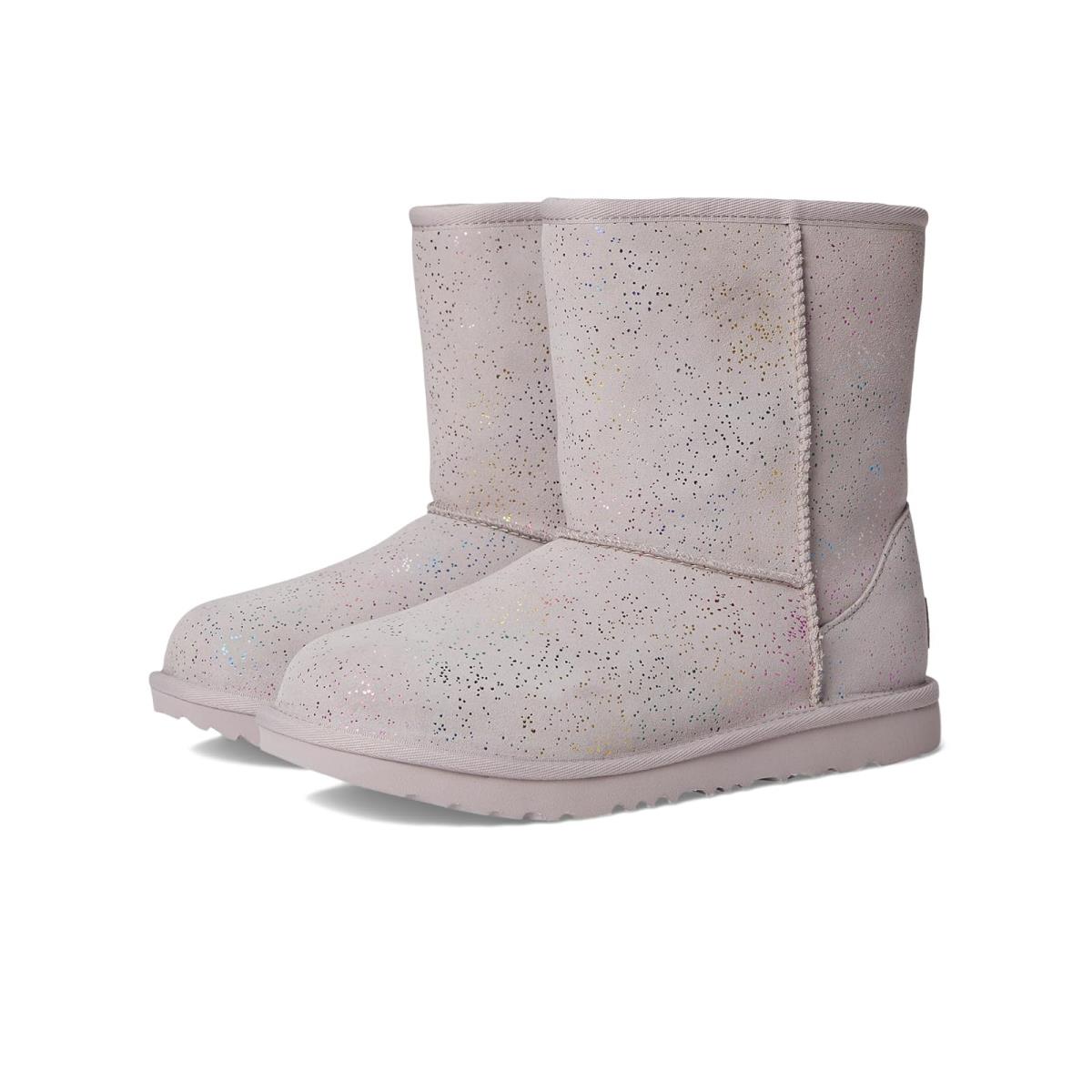 Girl`s Boots Ugg Kids Classic II II Shimmer Sky Little Kid/big Kid Pale Smoke/Rainbow Metallic