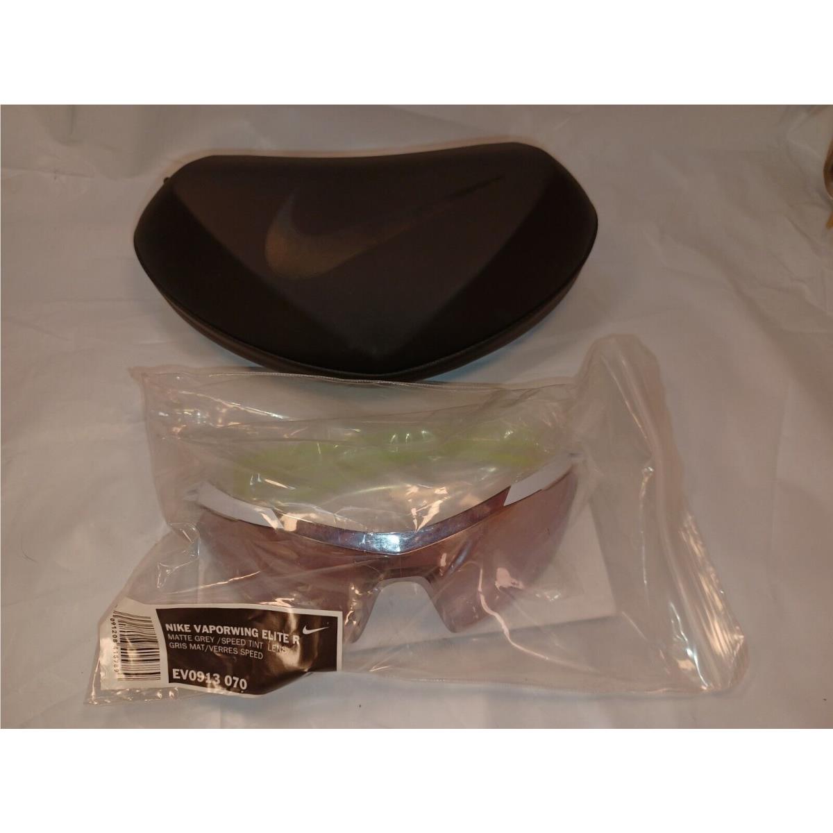 Nike EV0913 Vaporwing Elite R Sport Sunglasses W/Carrying case and original pkg