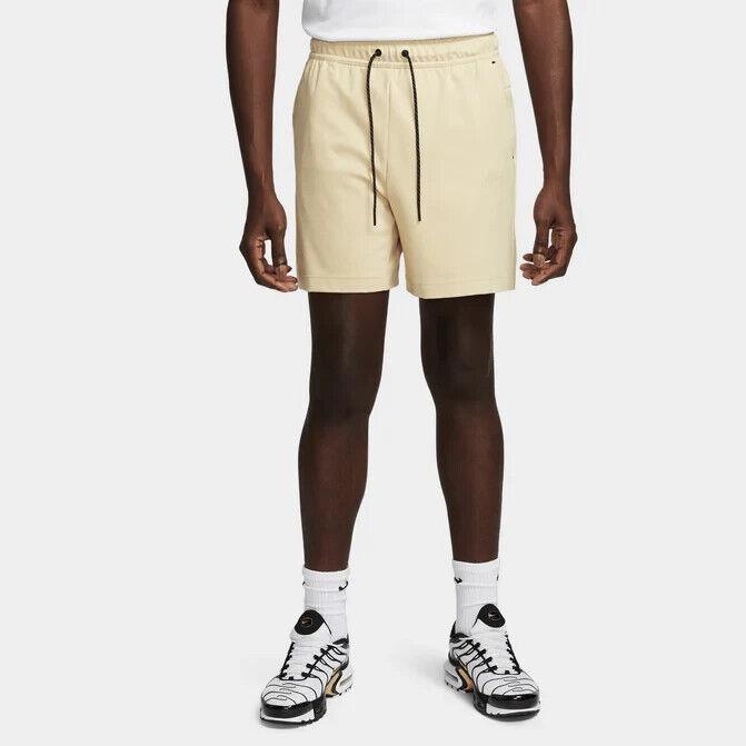 Nike Sportswear Tech DX0828-783 Shorts Men`s Large Gold Drawstring Waist APP1337
