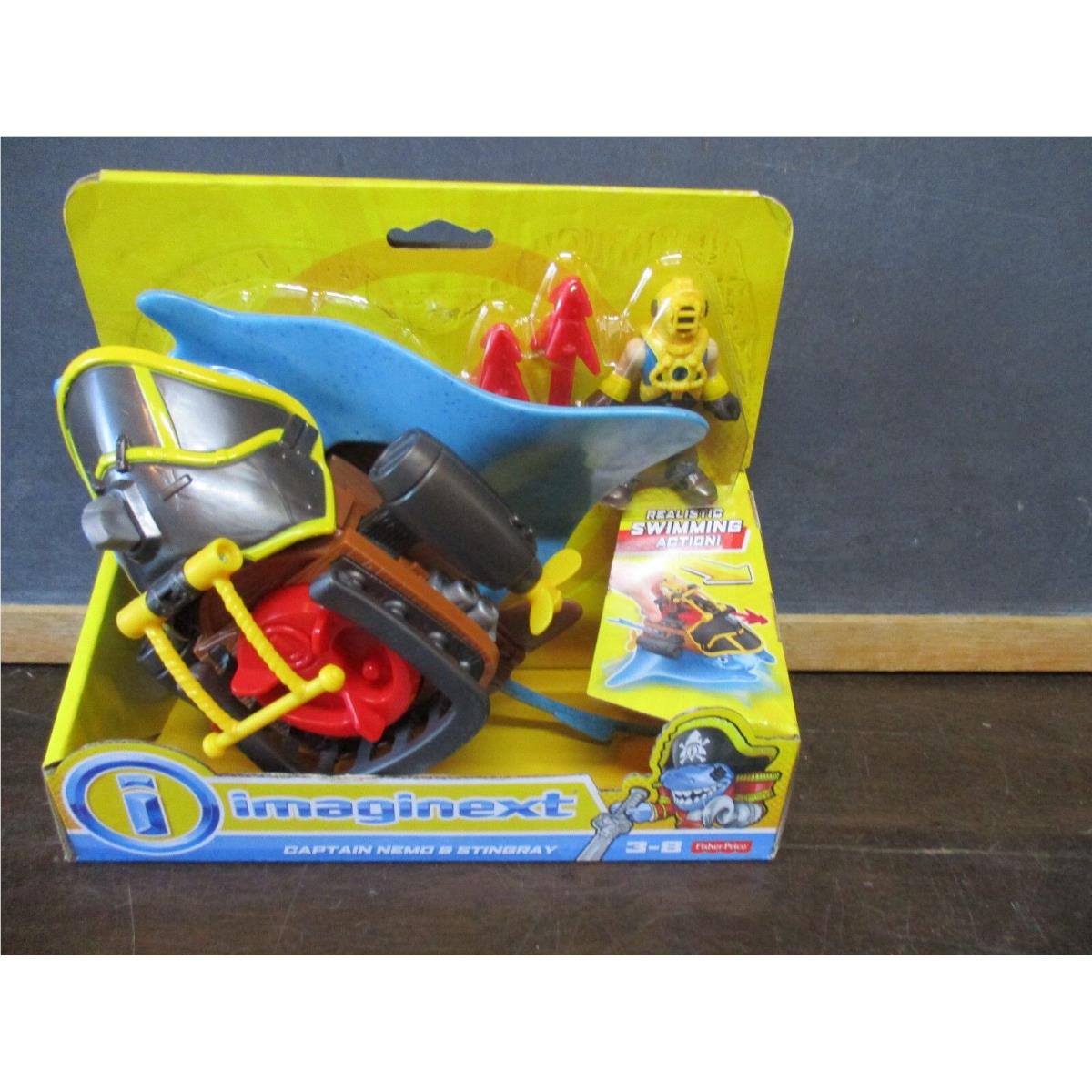 Fisher Price Imaginext Captain Nemo Stingray Pirate Shark Sub Swimming Action