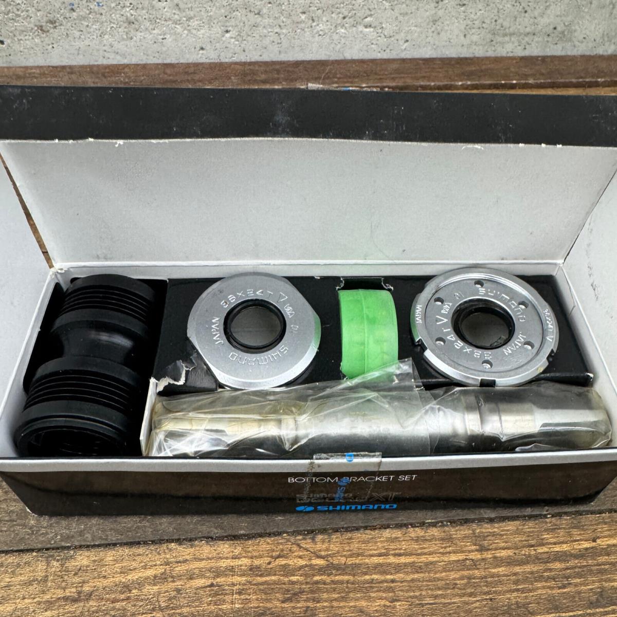 Vintage Shimano Deore XT Bottom Bracket Italian Nos 70 mm 122 36x24t M730 M735