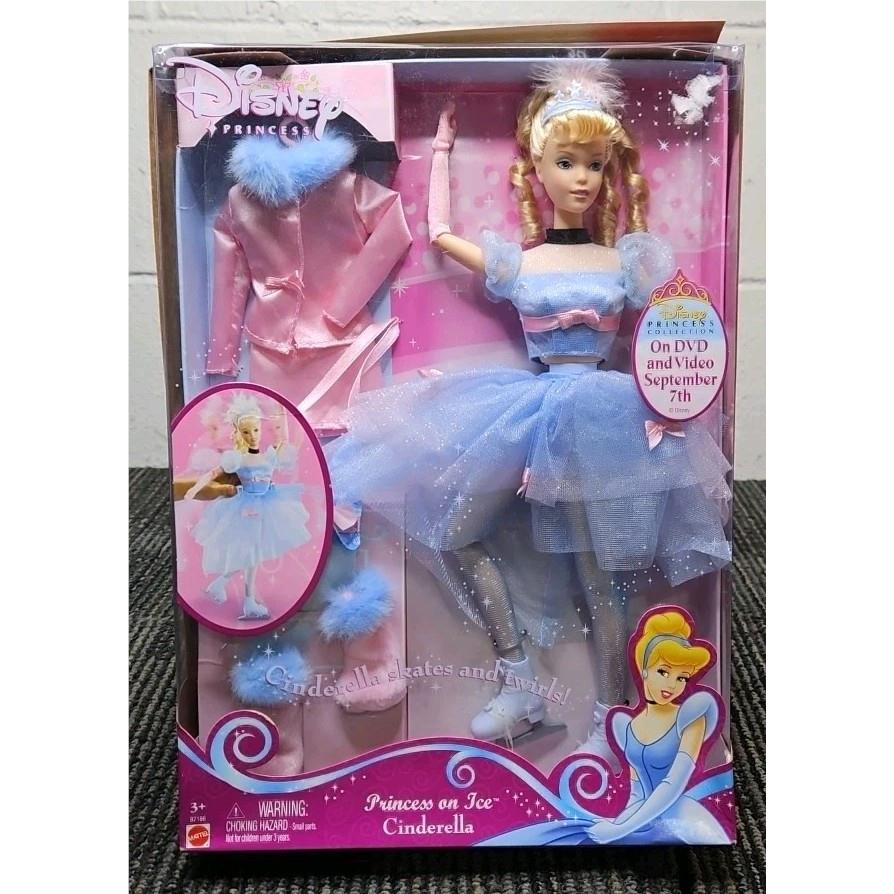 Mattel B7186 Disney Princess on Ice Cinderella Fashion Doll