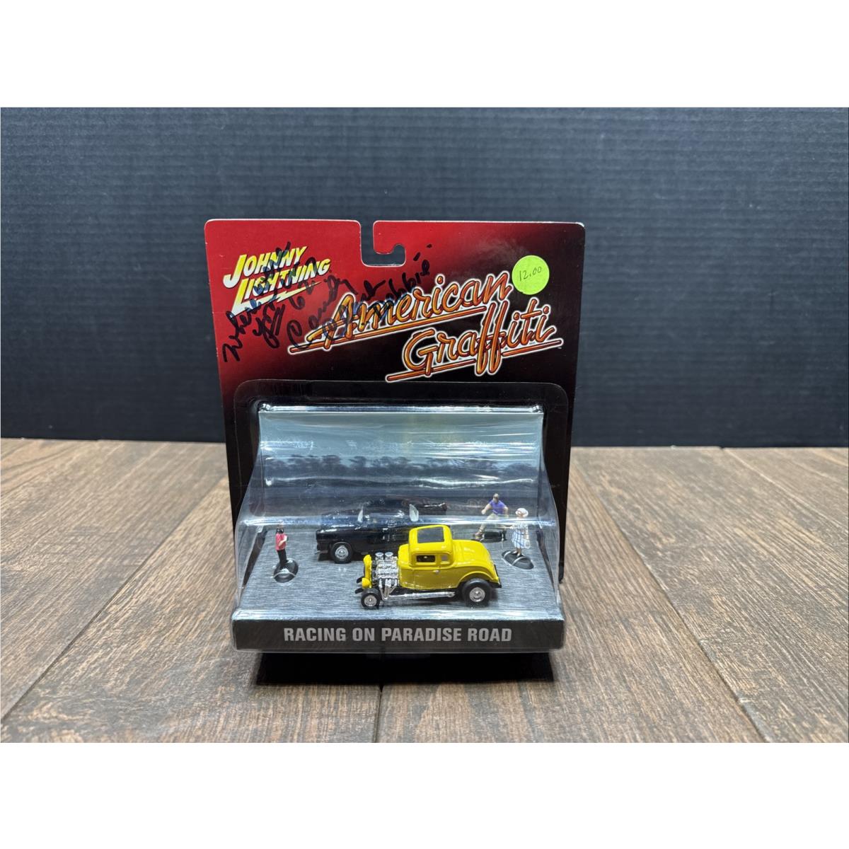 American Graffiti Racing on Paradise Road Die-cast Car Diorama Johnny Lightning