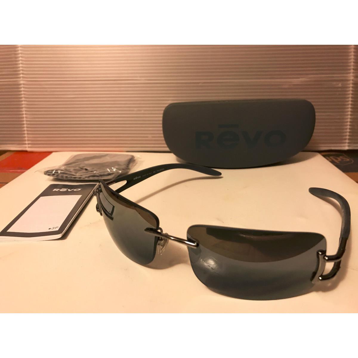 Revo RE3069 080/9V Glossy Gunmetal / Gray Polarized Silver Mirror Lenses