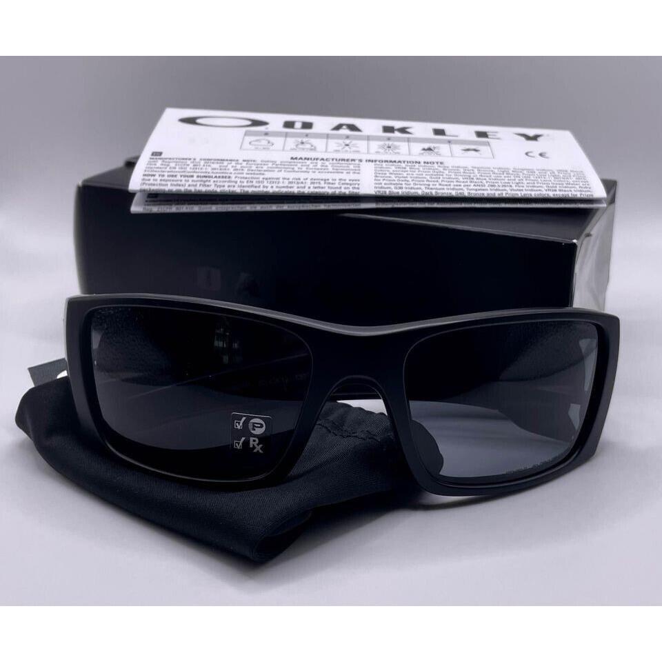Oakley OO9096 Fuel Cell Men`s Sunglasses with Case Matte Black - Frame: Black, Lens: Gray