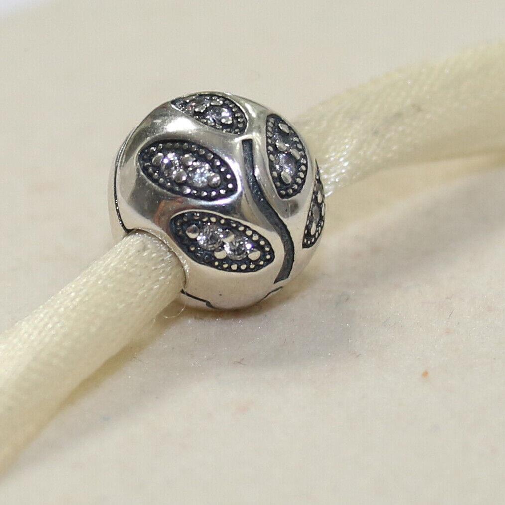 Pandora Charm Sparkling Leaves Clips 791416CZ W Tag Suede Pouch