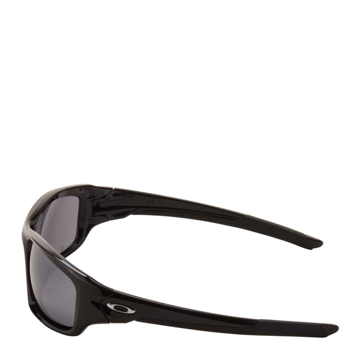 OO9236-01 Mens Oakley Valve Sunglasses