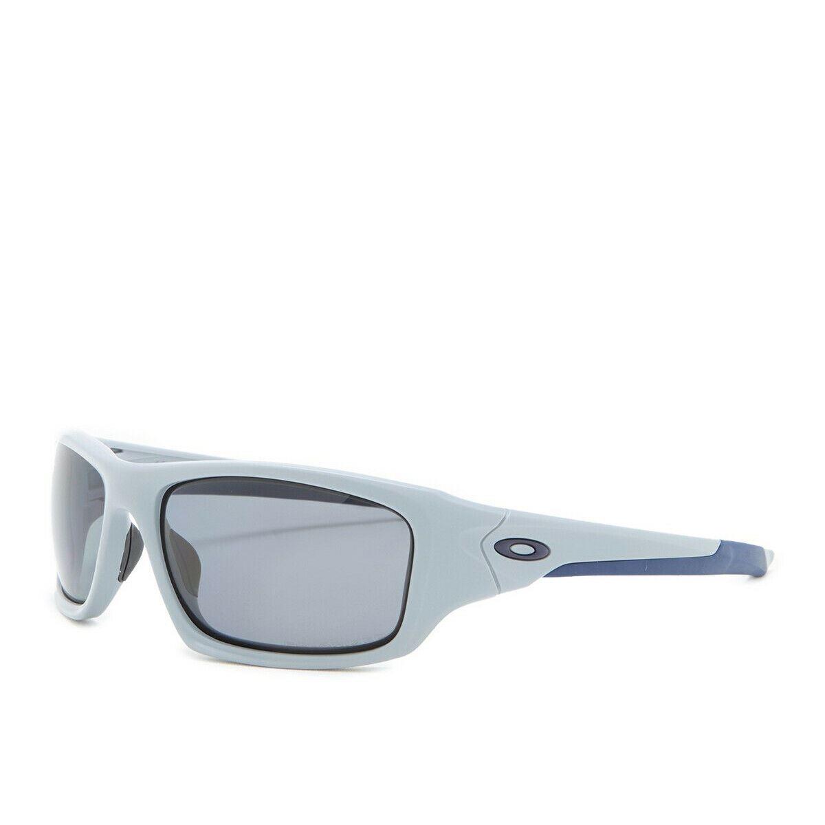 OO9236-05 Mens Oakley Valve Sunglasses - Matte Fog / Grey Polarized - Frame: Gray, Lens: Gray