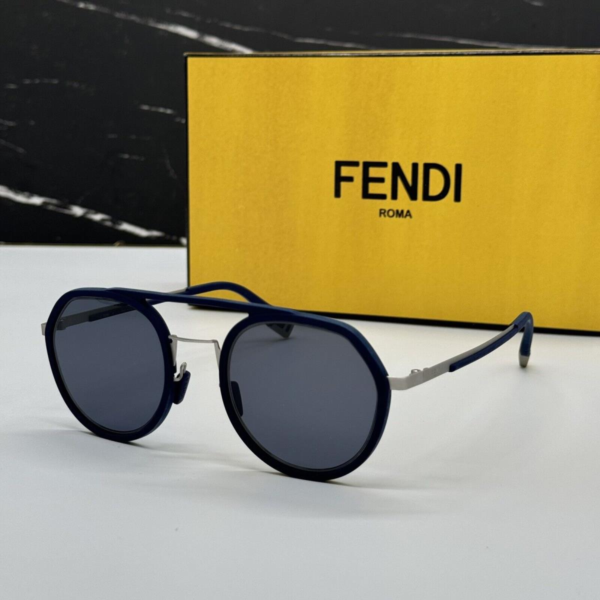 FE40040U 90V Fendi Round Black Blue Unisex Fendi Sunglasses