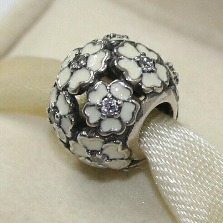 Pandora Charm Primrose Meadow White Enamel 791488EN12 W Suede Pouc