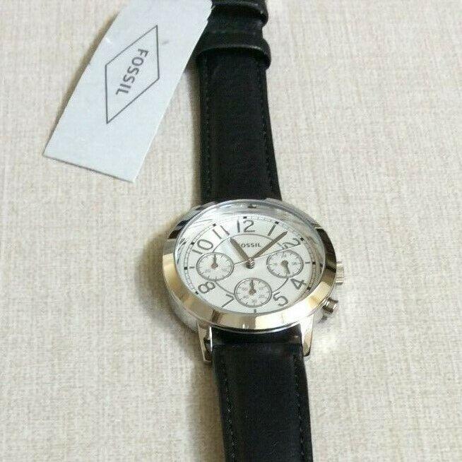 Fossil Women`s Watch White Chronograph Dial On a Black Leather Band BQ3229