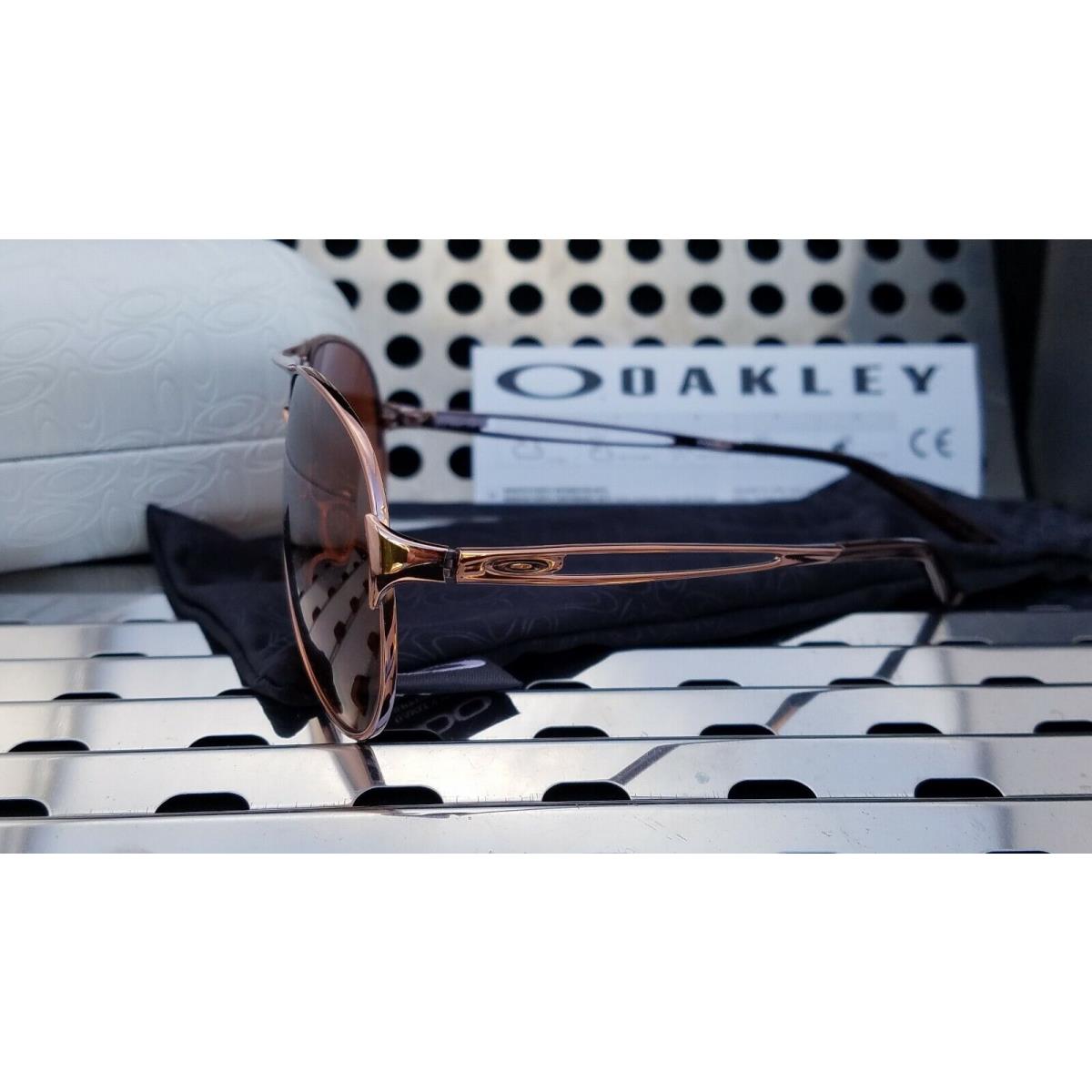 Oakley Caveat Sunglasses - Women's (ROSE GOLD/VR50 BROWN GRADIENT)
