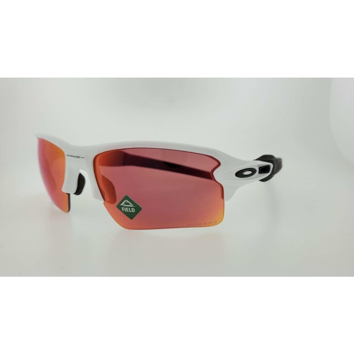 Oakley OO9188 03 59MM Flak 2.0 Polished White Frame with Prizm Field Lenses