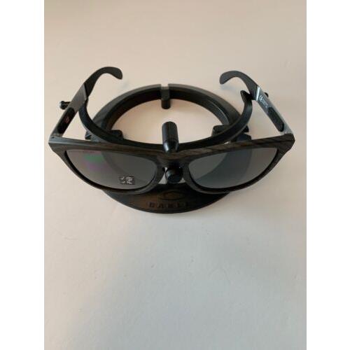 Oakley Frogskins Mix Sunglasses Woodgrain W/ Prizm Black Polarized OO9428-0755 - Frame: Green, Lens: Black