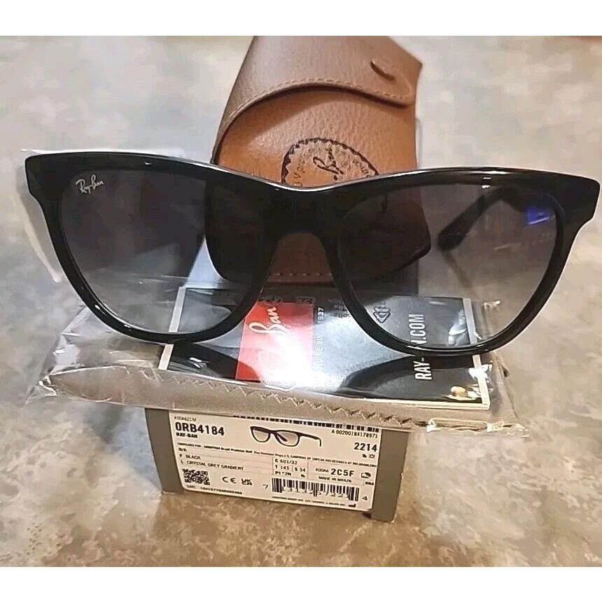 Ray-ban Wayfarer Crystal Grey Gradient Nylon Man Sunglasses RB4184 601/32 - Frame: Black, Lens: Gray